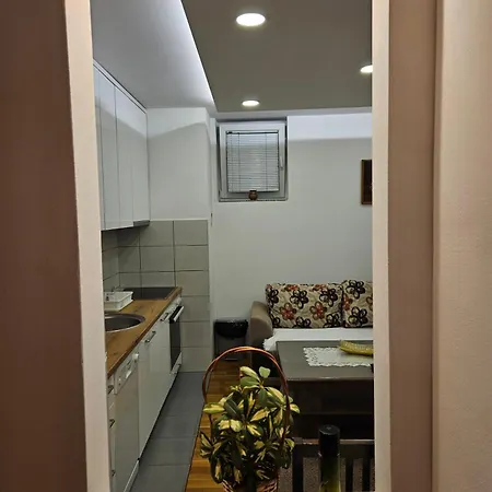 Lala Apartment *
